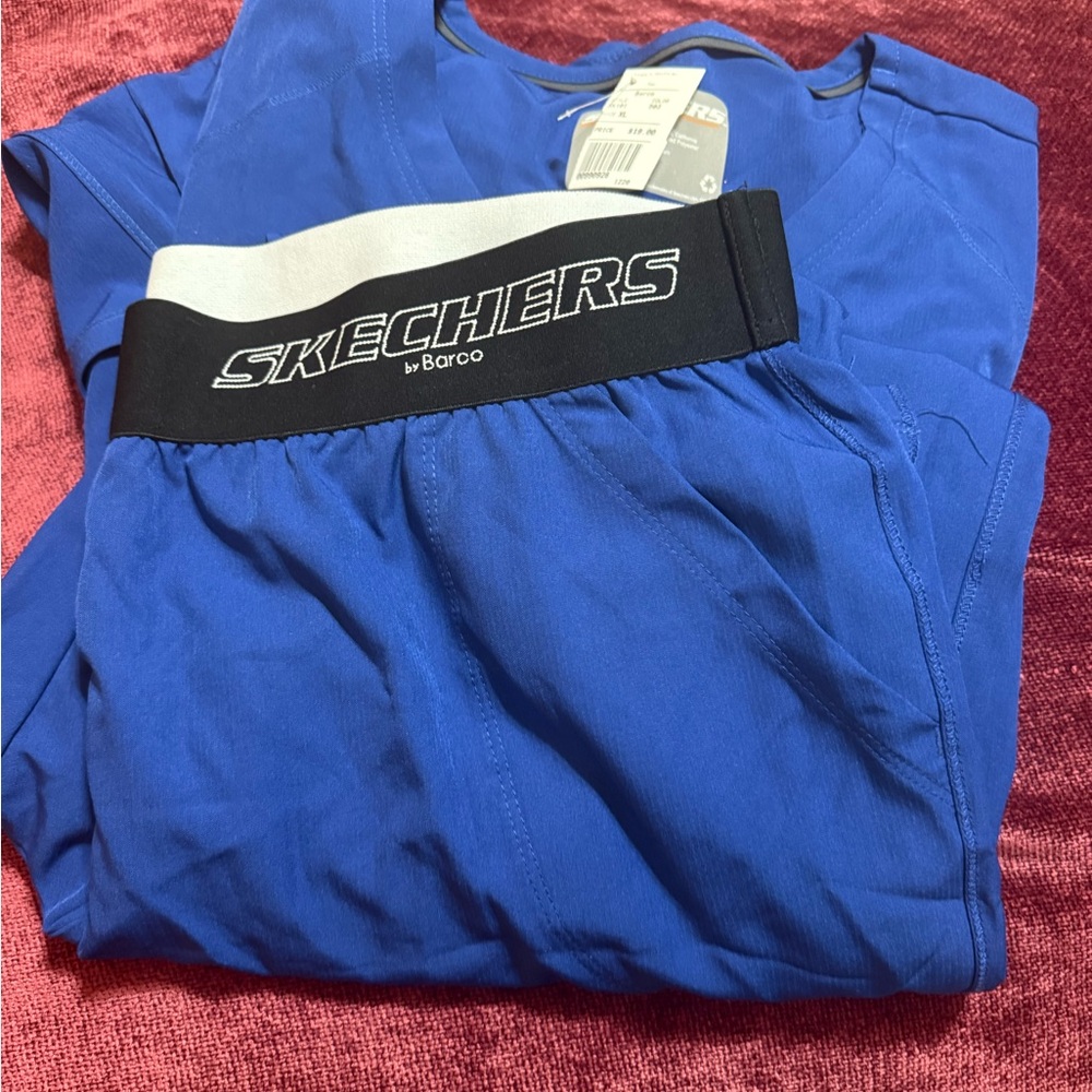 Sketchers scrubs NWT